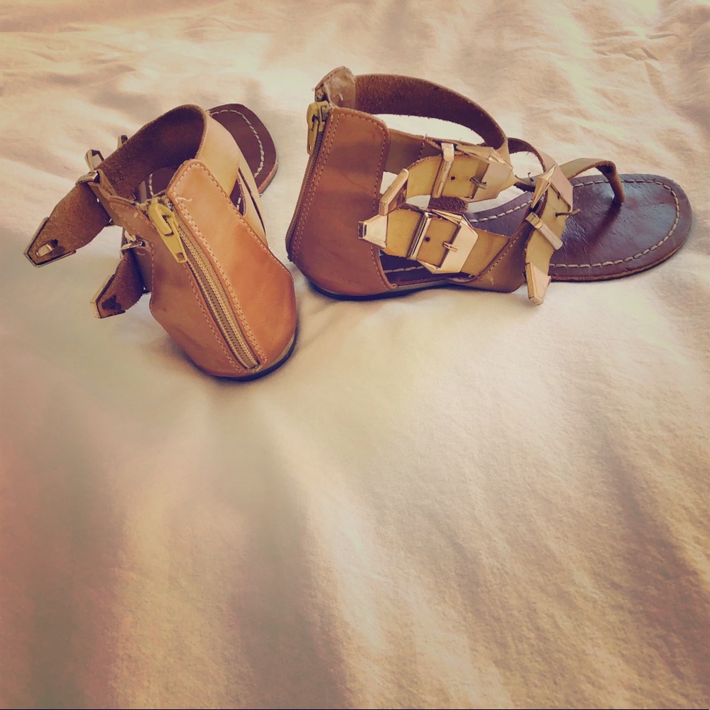 BUCCO TAN SANDAL 6